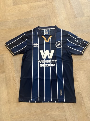 Millwall home shirt size - 26/27,