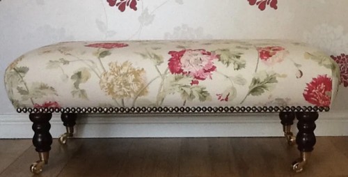 New footstool laura - in,