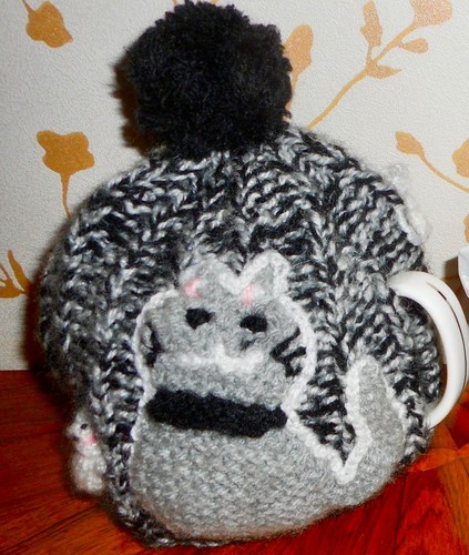 Hand knit teacosy - hand,
