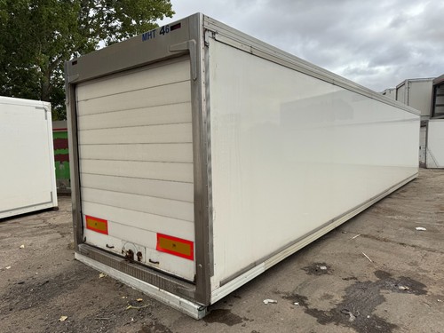 Insulated shipping container