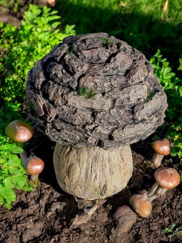Resin wood effect - wood-effect, mushroom