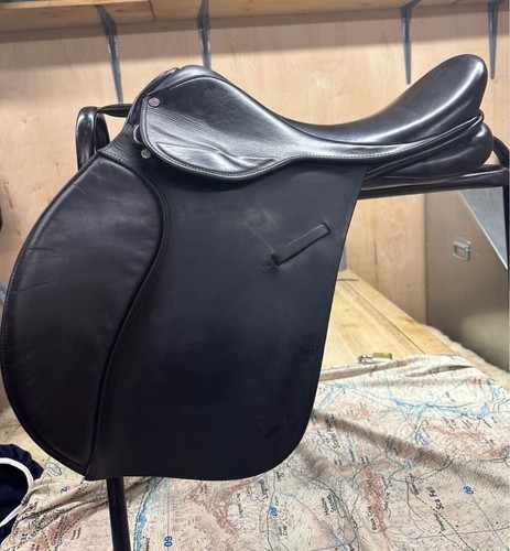Crown saddlery walsall saddle - crown,