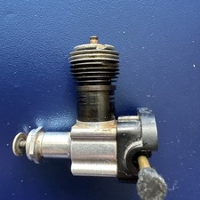 Vintage Cox Peewee Glow - Engine as Seen