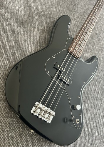 Fender mark hoppus - mark, signature