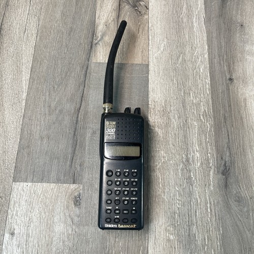 Uniden bearcat handheld - uniden,