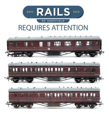 DAPOL 'OO' GAUGE RAKE OF 3 ASSORTED BR MAROON COACHES *WEATHERED*