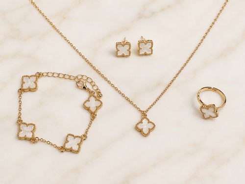 Gold tone white - gold, clover