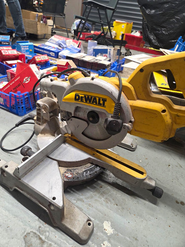 Dewalt dw777 mitre saw - dw777-gb,