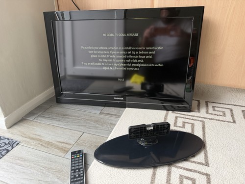 Toshiba 32inch with remote - with,
