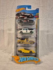 4x Hot Wheels Cars + 1x