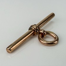 9ct Gold Antique T bar pendant