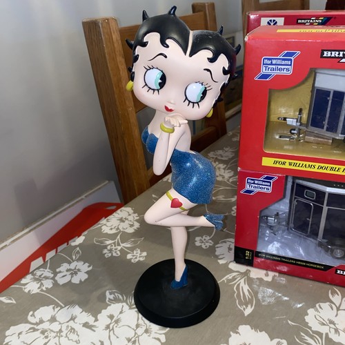 Betty boop blowing kisses blue - betty,