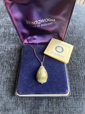 vintage wedgwood jasper ware egg pendant necklace