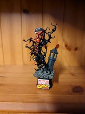 Spider-Man/ Venom Statue Marvel