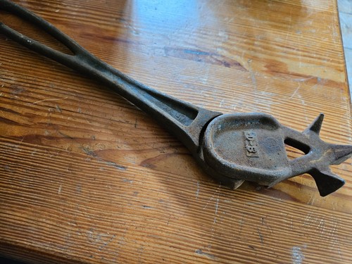 Fence strecher to tighten - strecher.,