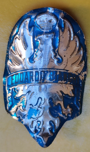 Rare vintage head badge - rare,