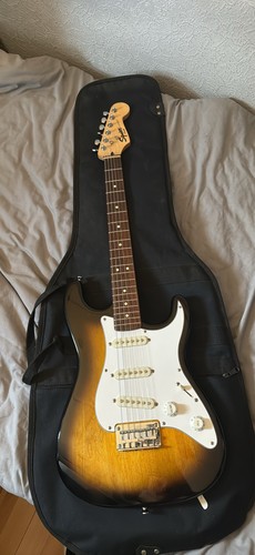 Squire fender stratocaster - by,