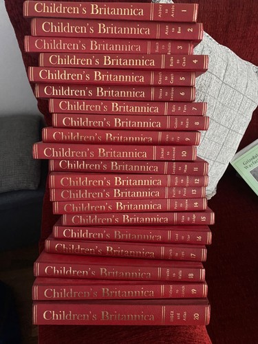 Childrens encyclopaedia - childrens,