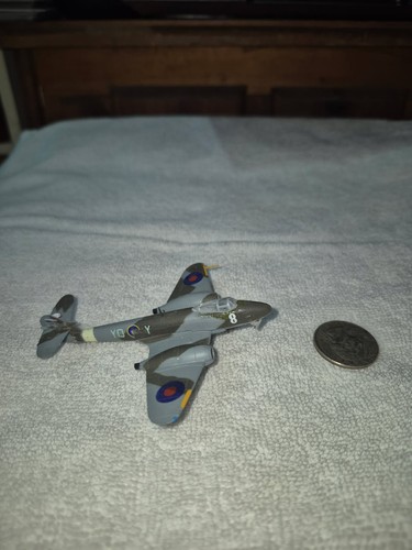 Vintage small plastic model 8 - model, #8