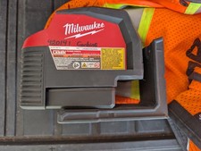 Milwaukee Cross Line And Plumb