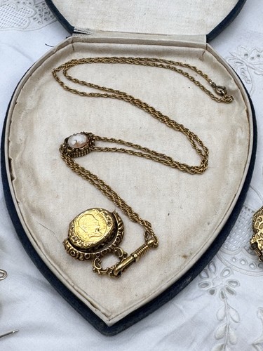 Vintage goldtone napoleon faux - goldtone,