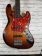 relic custom J-Bass in Cool