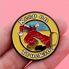 Round "Keep on Truckin" - Metal Enamel Pin Badge - UK Seller Lorry Driver