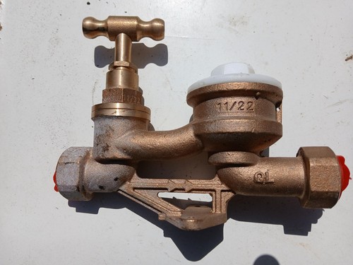 Ebco combined stop tap and
