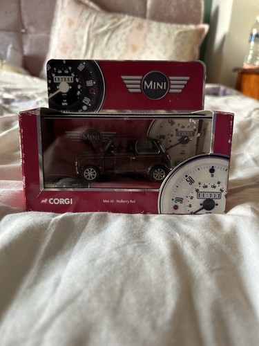 Corgi mini mulberry red - mini, 40