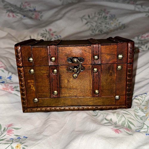 Pirate treasure chest trinket - pirate,