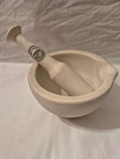 Mortar and Pestle by Mason Cash, 13.5cm diameter