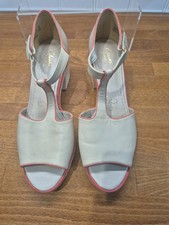 Ladies Clarks Somerset Cream