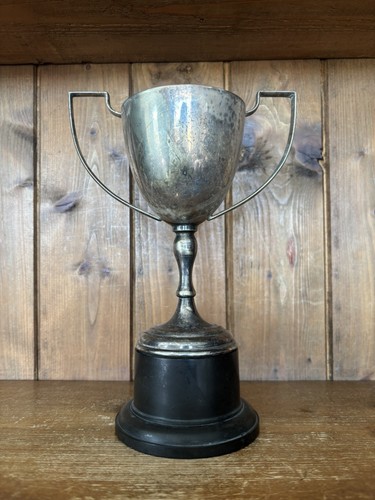 Medium not engraved vintage - not,