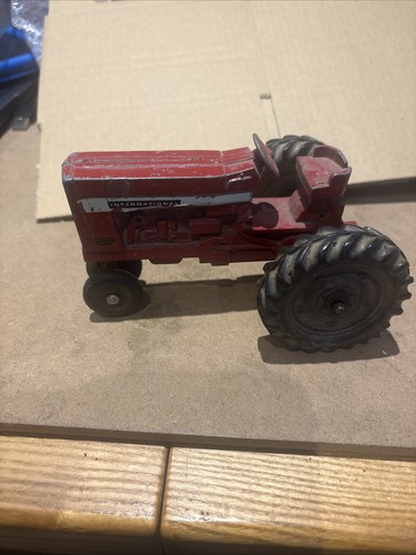 Ertl 656 international tractor - ertl,