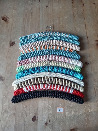 12x wooden coat hangers with - 12x,
