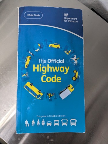 The official highway code 2022 - official,