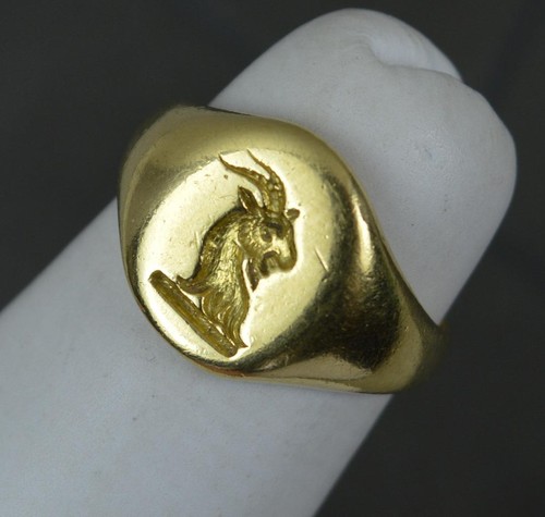 Solid 18ct yellow gold crest - solid,