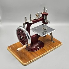 1950s ESSEX MK1 Antique Hand Cranked Mini Sewing Machine Toy Sewing Machine -OB8