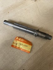 Genuine Suzuki RM125  1982 Transmission Drive Shaft 24131-14110. NOS