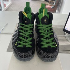 *Preowned* Nike Air Foamposite One PRM UO QS 652110 001 Size UK 7.5