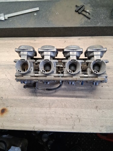 Yamaha fz750 1000 mikuni - fz750/1000?,