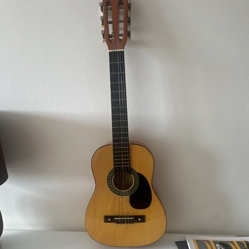 Size classical guitar - size,