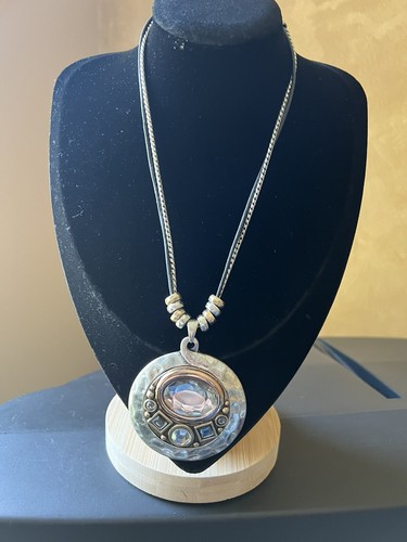 Laura ashley necklace - laura,