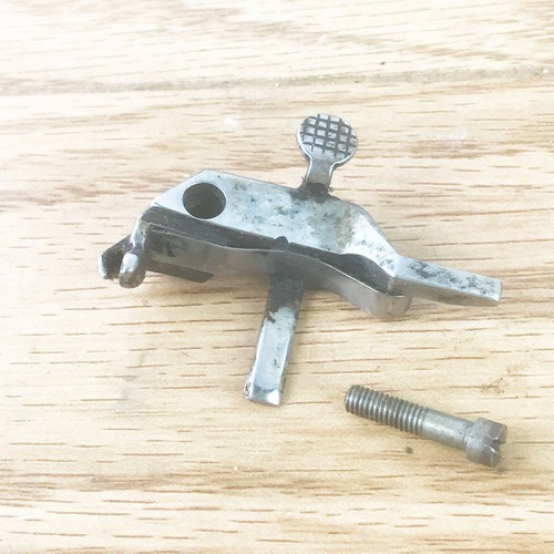 1917 bobbin case retainer - bobbin,
