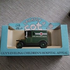 Lledo Red Cross Ambulance Guys