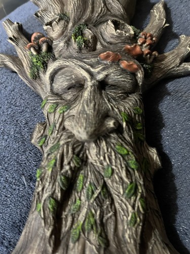 Large fantasy tree green - green, man