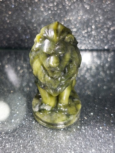 Green jade lion carving 106 - jade,