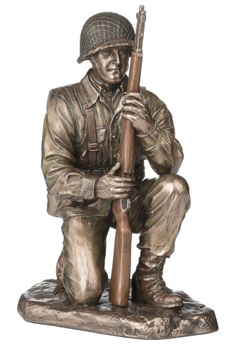 Army kneeling soldier - army, carrying