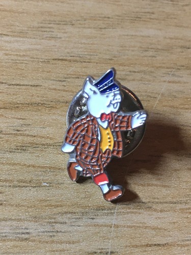 Rupert bear friends pin badge - bear,