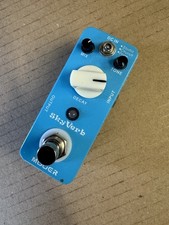 MOOER SKYVERB 32 BIT DIGITAL REVERB. Three modes Studio, Church & Plate.